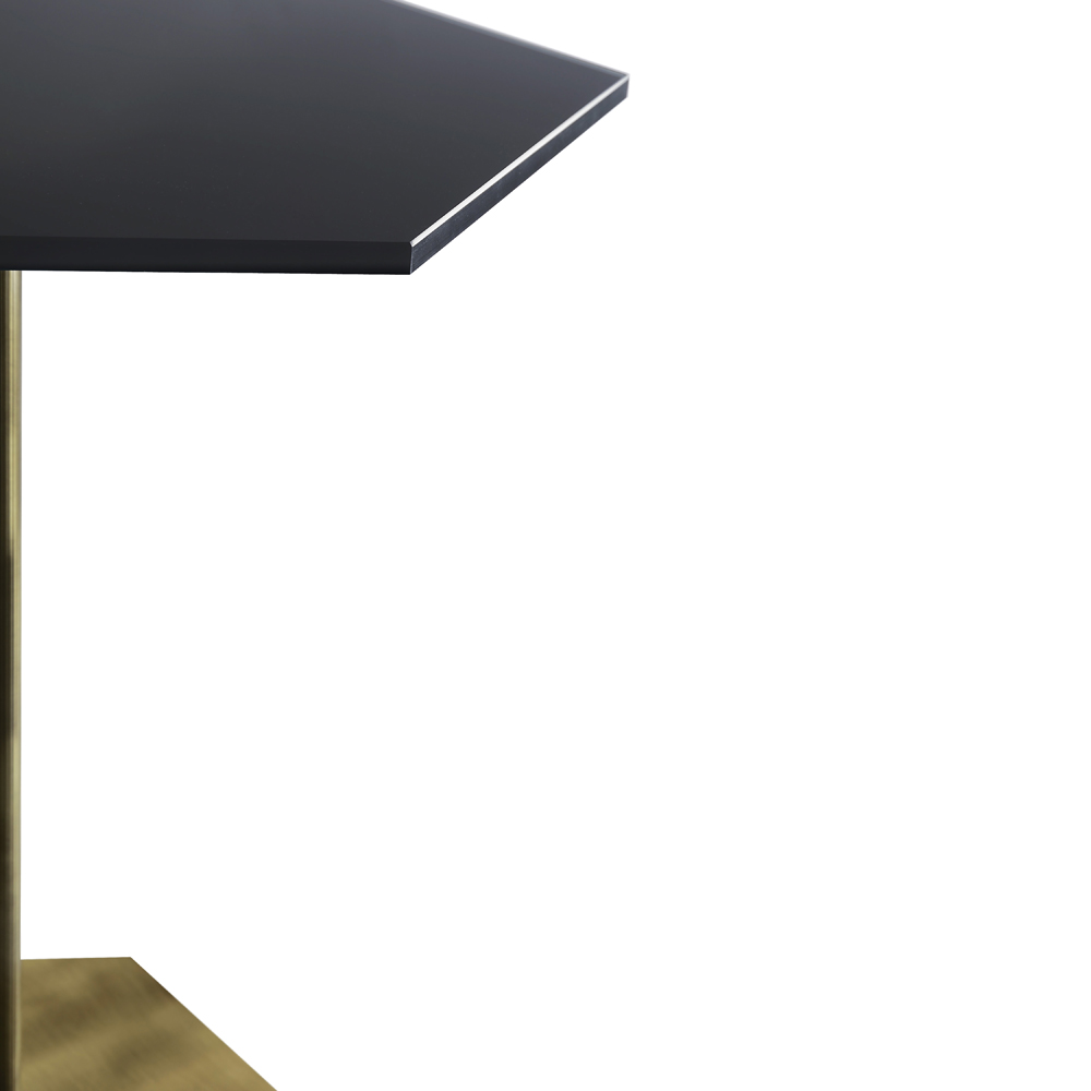 Ted - Table with glass top