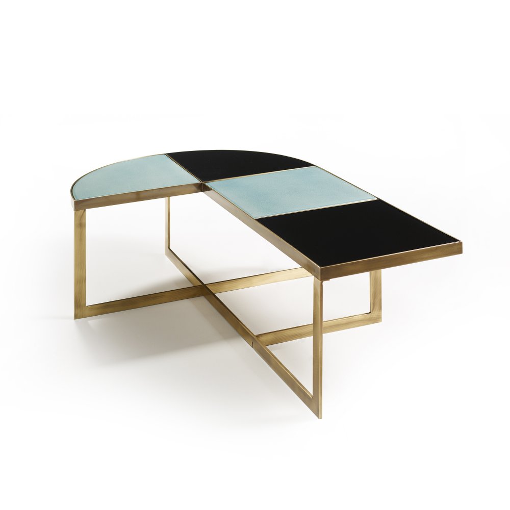 Carousel coffee table with glass top deals